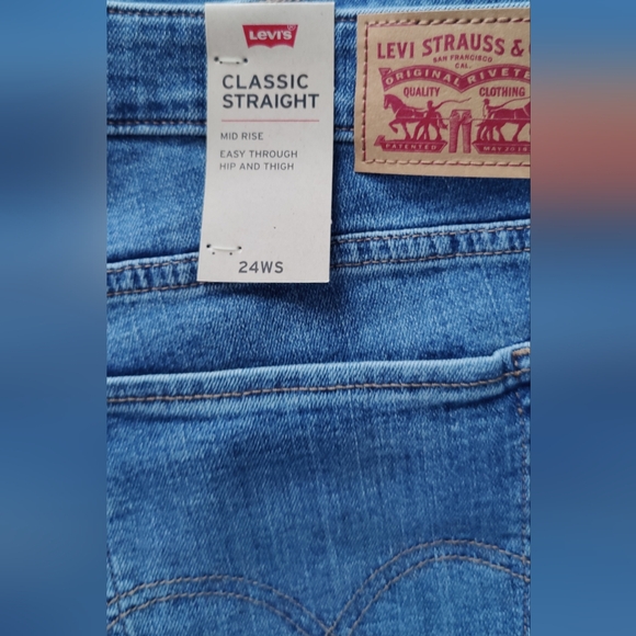 Levi's Classic Straight Leg Jeans,  Size 24WS (Short) - Picture 2 of 4